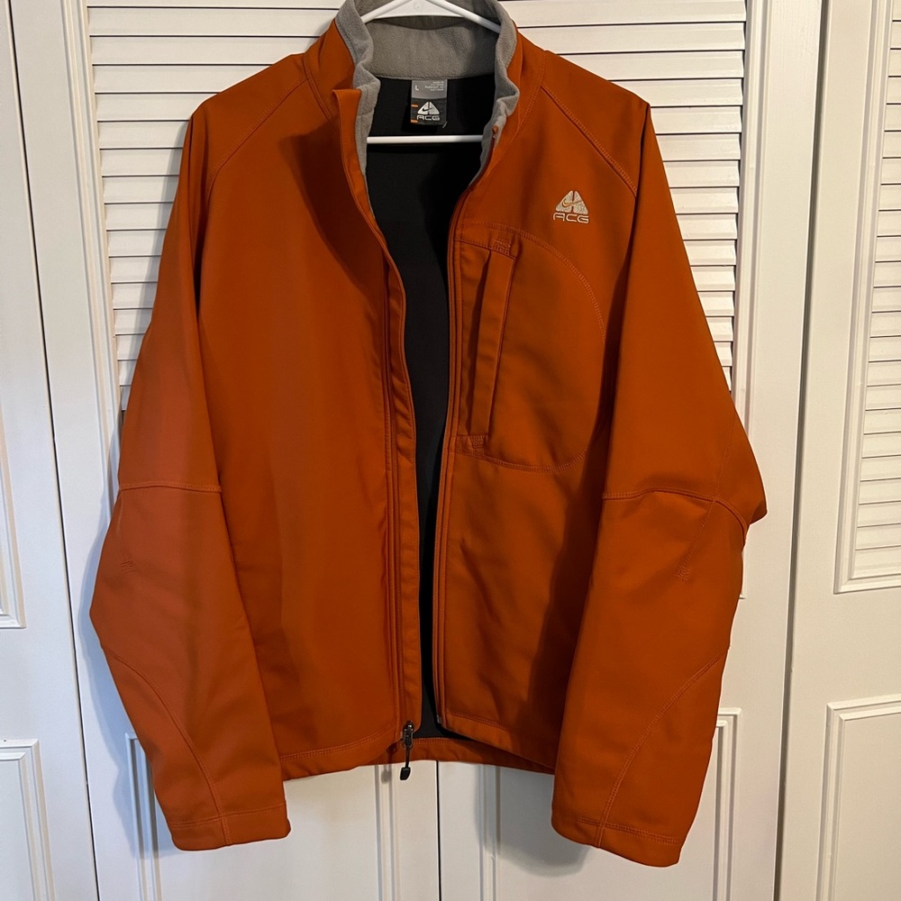 Nike ACG jacket coat Orange size L.